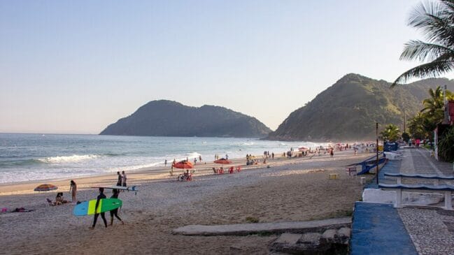 Praia do Tombo SP Guarujá (Foto_ Mike Peel_Wikimedia Commons)