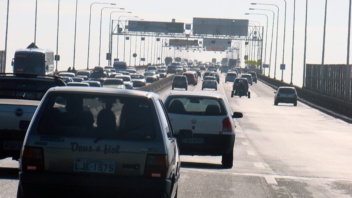 A ponte foi projetada para facilitar o deslocamento de pessoas e mercadorias entre duas cidades importantes (Foto: Rodrigo Soldon/ Wikimedia Commons)