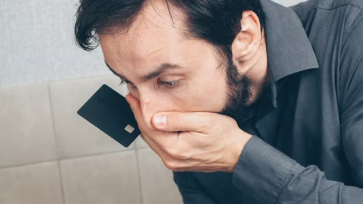 Verifique promessas vantajosas demais antes de tomar qualquer decisão importante (Foto: Mikhail Nilov / Pexels)