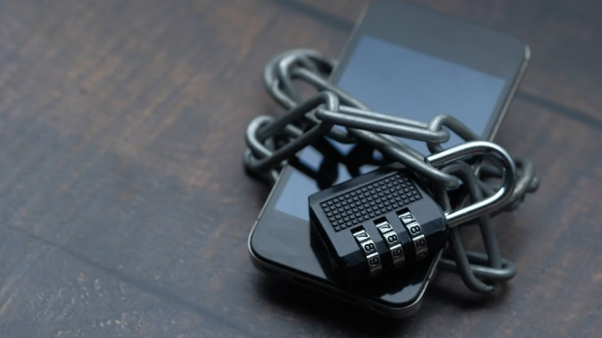 Proteja seus dados pessoais, endereço e rotina durante conversas pela internet (Foto: Towfiqu barbhuiya / Pexels)