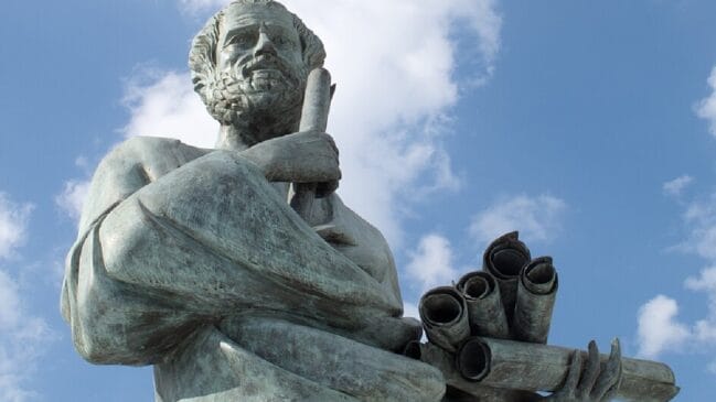 Estátua do filósofo Aristóteles