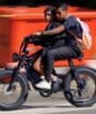 Bicicletas elétricas podem ter uso proibido para adolescentes no Brasil, com novas exigências que também afetam os pais
