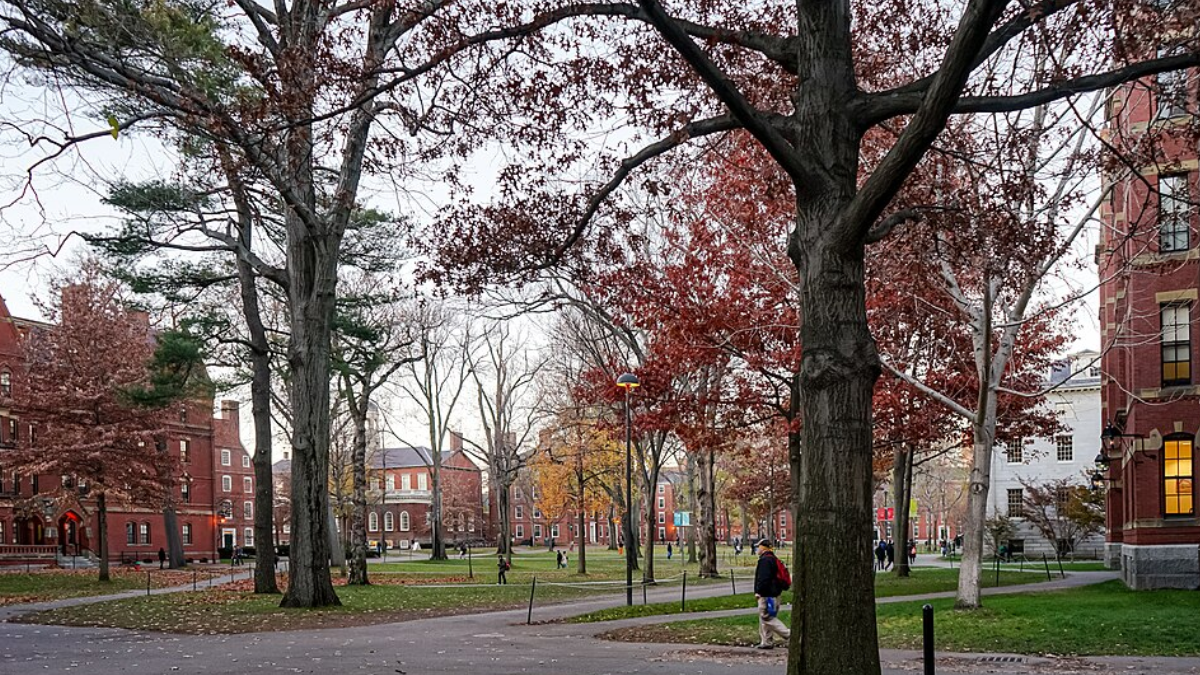 Massachusetts está entre os principais destinos da comunidade nos Estados Unidos e aparece também entre os principais locais de origem de brasileiros deportados do país (Foto: Nina R / Wikimedia Commons)