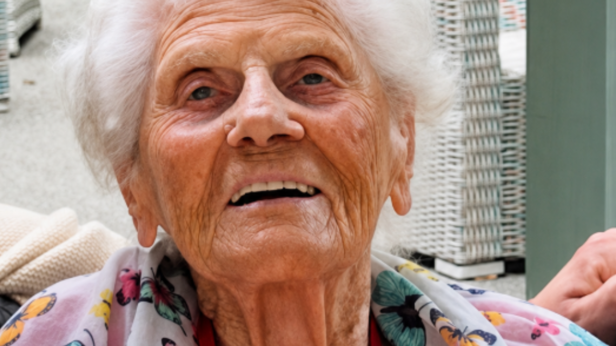 A diferença fica ainda mais evidente entre os supercentenários. Das 10 pessoas vivas mais velhas do mundo, nove são mulheres. A britânica Ethel Caterham, de 117 anos, lidera o ranking (Foto: Reprodução / LongeviQuest)