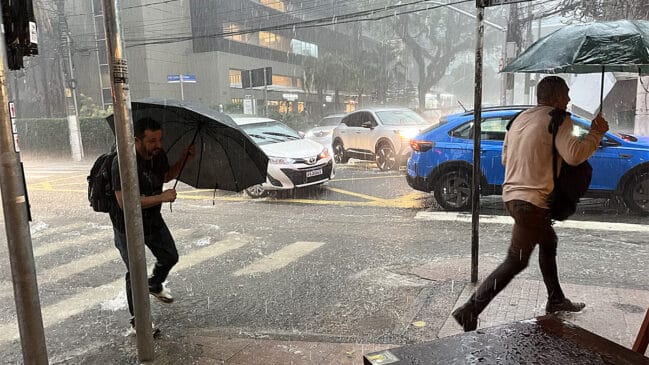 Defesa Civil emite alerta severo para chuva com raios e ventos na Grande São Paulo e Capital
