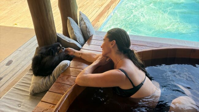 Giovanna Antonelli no ofurô da sua mansão/instagram.com/giovannaantonelli