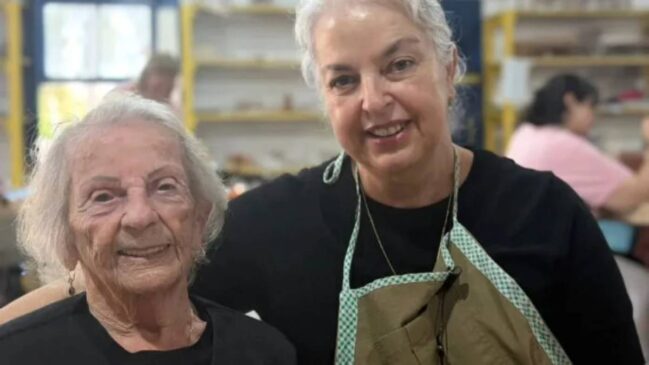 Fundada em 1992, a Escola de Oleiros Joaquim Antônio de Medeiros oferece aulas gratuitas de modelagem e roda de oleiro em São José, Santa Catarina.