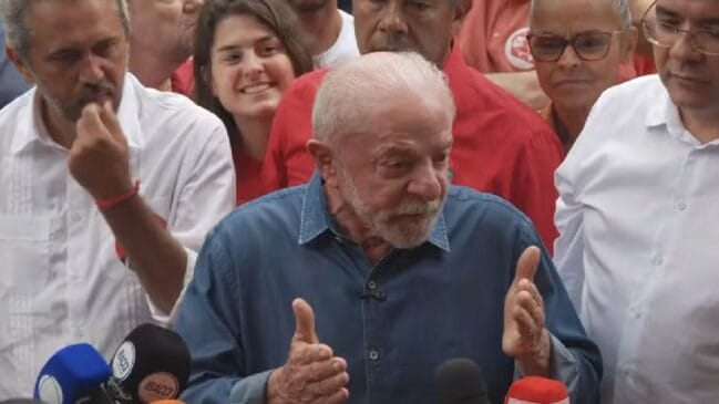 Presidente Lula durante discurso na avenida Paulista