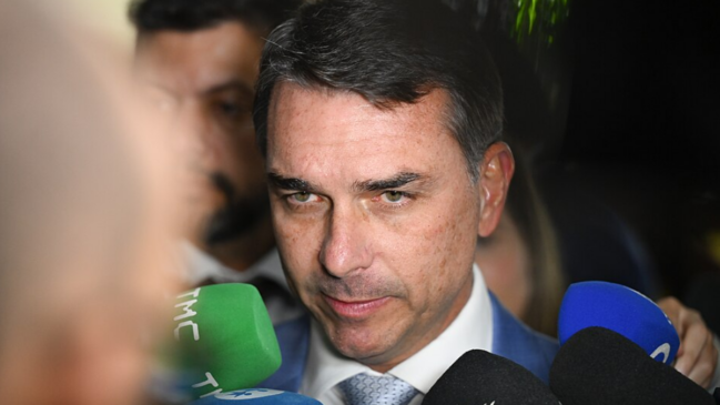 Flávio Bolsonaro foi intimado pela Polícia Federal a entregar documentos de viagem (Foto: Senado Federal)