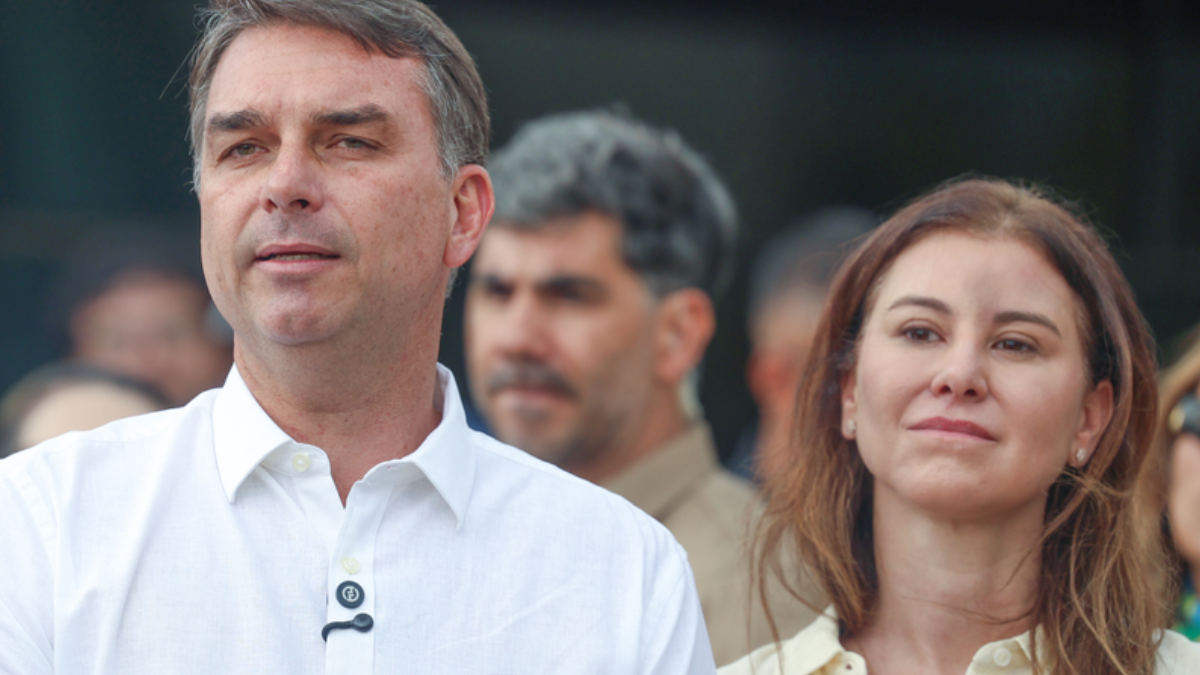 Flávio Bolsonaro é investigado por possível participação no financiamento de Dark Horse, cinebiografia de Jair Bolsonaro ligada a recursos de Daniel Vorcaro (Foto: RS / Fotos Públicas)