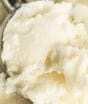 Sorvete caseiro feito no liquidificador fica cremoso sem sorveteira e leva ingredientes simples que você pode ter em casa