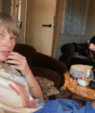 Manicure elegante para o fim de 2026: Taylor Swift aposta em unhas douradas delicadas que fogem do óbvio e inspiram o seu visual