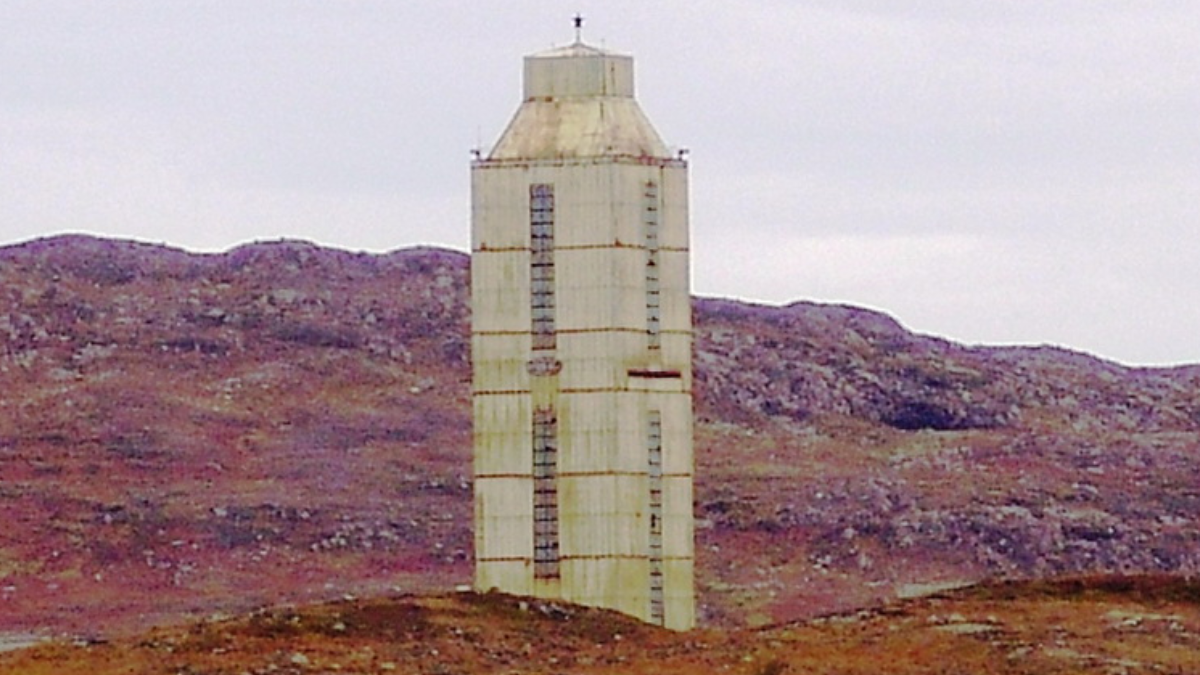 A perfuração ultrapassou os 12 quilômetros durante a década de 1980 e transformou o SG-3 em uma das maiores experiências geológicas já realizadas (Foto: Andre Belozeroff / Wikimedia Commons)