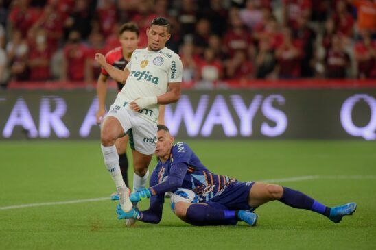 O Palmeiras arrancou o empate no final em Curitiba