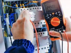 Capacitação de eletricista profissional