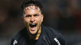 Arthur marcou o gol do Massa Bruta