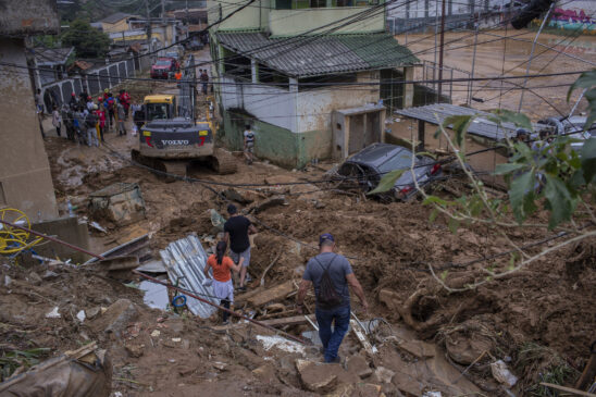 Destruição provocada pela chuva no bairro Chácara Flora, em Petrópolis