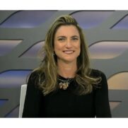 Jornalista Patrícia Campos Mello sofreu ataques de bolsonaristas após revelar esquema de fake news através do Whatsapp nas eleições de 2018