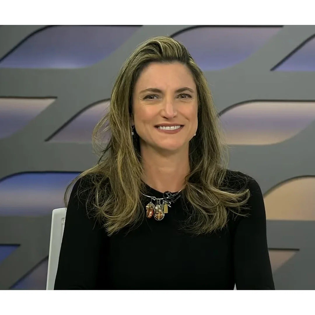 Jornalista Patrícia Campos Mello sofreu ataques de bolsonaristas após revelar esquema de fake news através do Whatsapp nas eleições de 2018