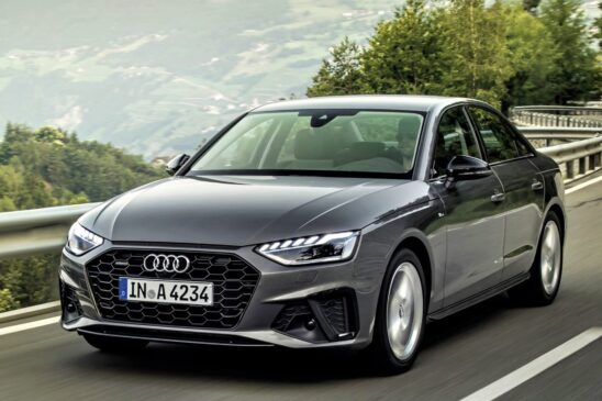 O novo A4 chega com design esportivo reforçado graças ao novo conjunto óptico e grade Singleframe