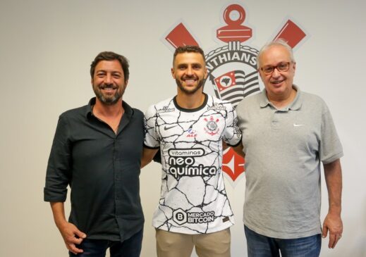 Corinthians anuncia a contratação de Júnior Moraes