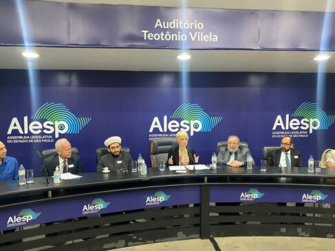 Dra. Damaris Moura durante evento na Aleso