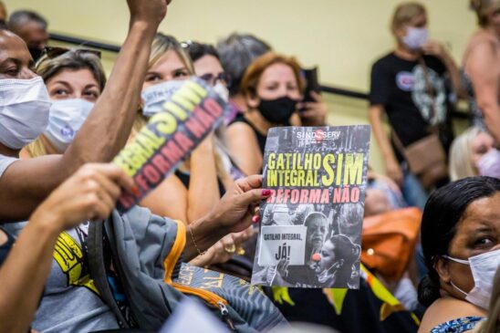 Protesto de servidores de SJC pela revisão da reforma da previdência