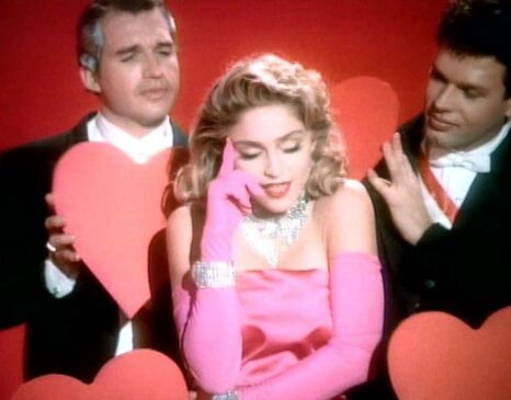 Figurino usado por Madonna no clipe de 'Material Girl' vai ser leiloado pela segunda vez