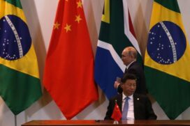 China continua a comprar petróleo russo barato em meio à guerra contra a Ucrânia