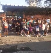 Professores eventuais fizeram paralisação em Taubaté