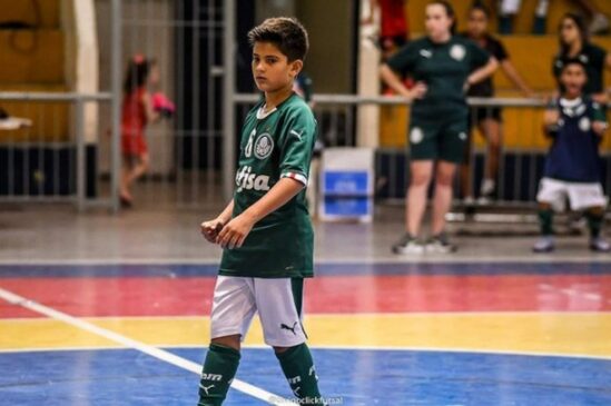 Murilo em ação pela equipe de futsal do Palmeiras