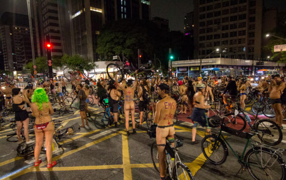 Protesto 'Pedalada Pelada' em São Paulo (arquivo)