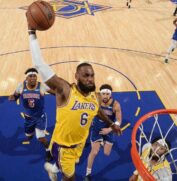 King James completará 38 anos em dezembro e renovou seu contrato por mais duas temporadas