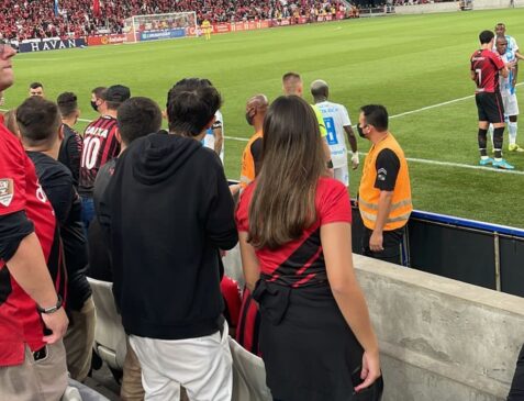 Samuel Santos, do Londrina, relatou injúria racial de torcedor do Athletico na Arena da Baixada