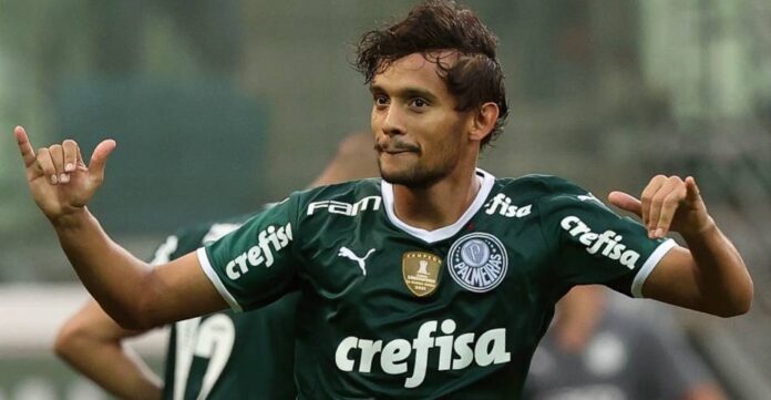 Gustavo Scarpa abriu o placar aos 49 minutos do 1º tempo