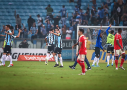 Grêmio perde o Gre-Nal, mas está na final do Gauchão