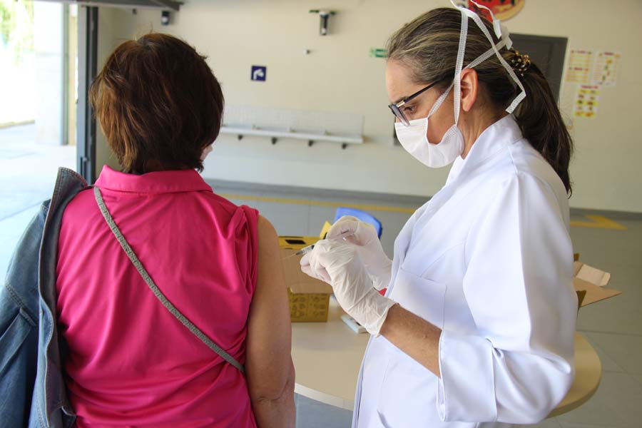 Vacinação contra a gripe e Covid