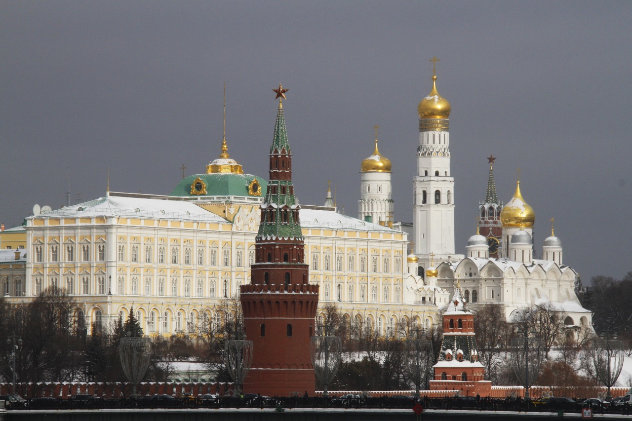 A medida busca conter o esvaziamento do contingente militar de Moscou que teve estopim após o anúncio do recrutamento por Vladimir Putin, há uma semana