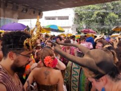 O maior Carnaval de rua descentralizado do país já tem calendário de inscrição e guia de regras