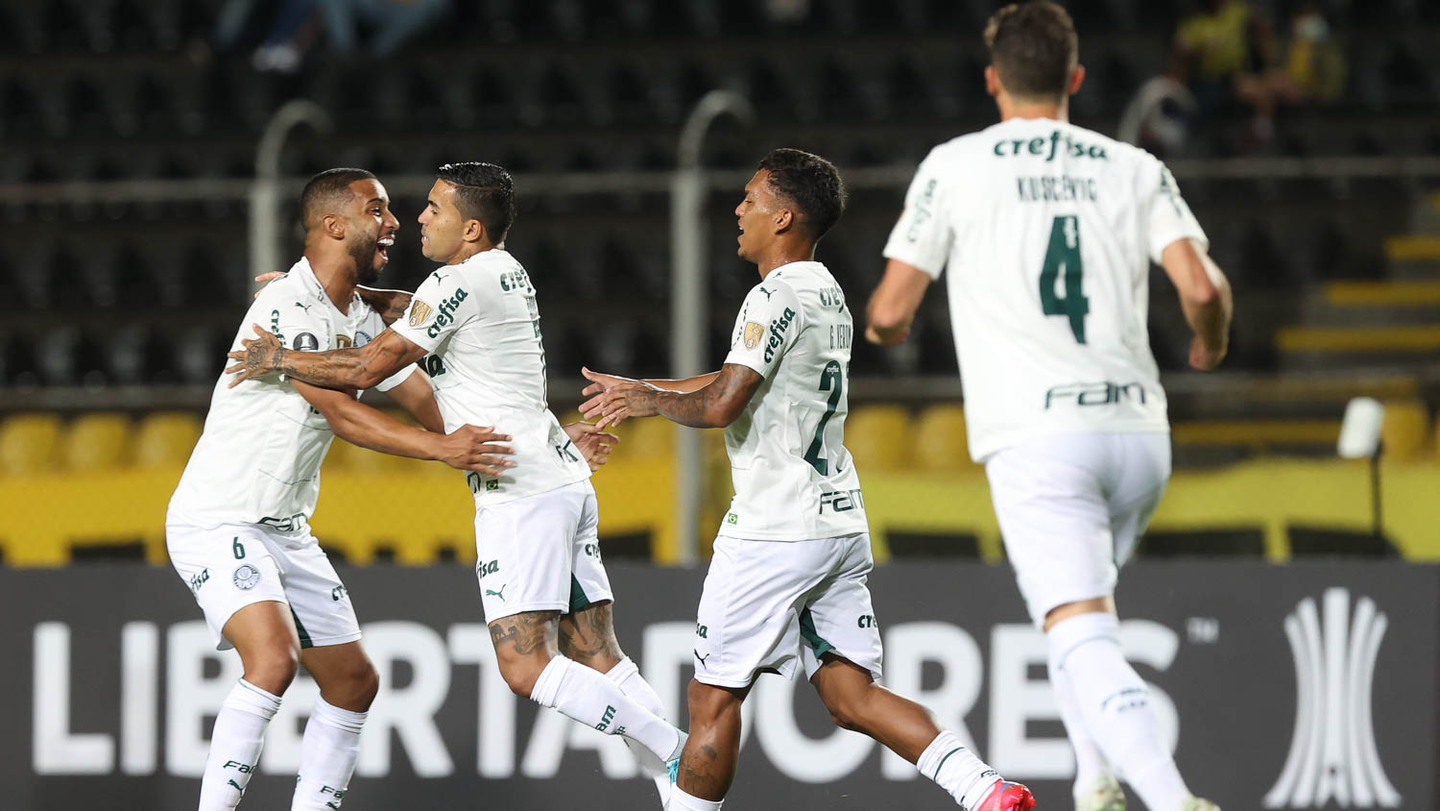 O jogador Dudu, da SE Palmeiras, comemora seu gol contra a equipe do Deportivo Táchira FC, durante partida válida pela fase de grupos, da Copa Libertadores, no Estádio Pueblo Nuevo