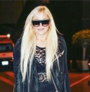 Amanda Bynes expulsa noivo de casa após achar estoque de crack