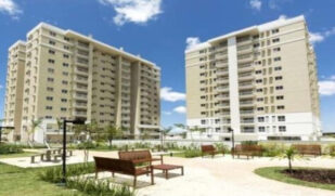 Na cidade de Serra, no Espírito Santo, é possível adquirir um apartamento de 109 m² de área útil, com quatro quartos, três banheiros e duas vagas na garagem