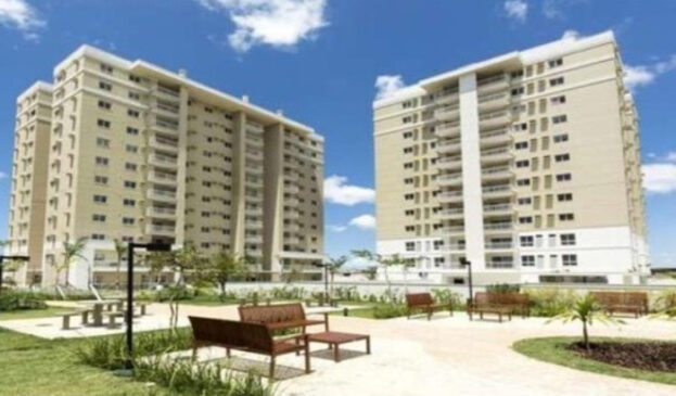 Na cidade de Serra, no Espírito Santo, é possível adquirir um apartamento de 109 m² de área útil, com quatro quartos, três banheiros e duas vagas na garagem