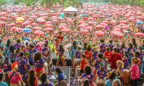 Carnaval de rua fora de época