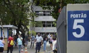 O programa federal de oferta de bolsas de estudos ocorre duas vezes ao ano