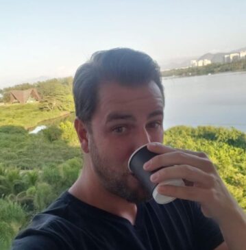 Gustavo disse à cantora Anitta que seu coração já está ocupado