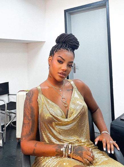 Ludmilla comemora os 27 anos.