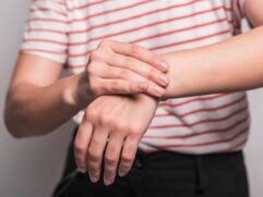 Ambulatório ofertará 200 consultas por mês para casos de fibromialgia, osteoporose, artrite e artrose, entre outras doenças reumáticas.