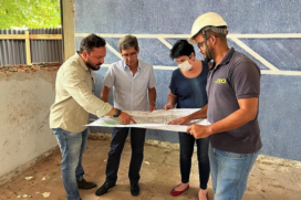 Dr. Cássio, prefeito de Porto Feliz, em visita às obras da nova delegacia da cidade