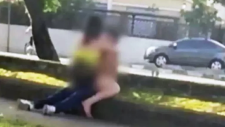 Casal faz sexo em plena luz do dia em Santos, SP